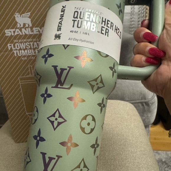 Stanley Flowstate Quencher Tumbler - Green with Multicolor Design - Picture 4 of 8